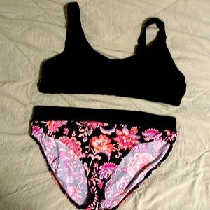 Ladies swimsuit. Bottom 14 Lands End. Top XL Time and Tru